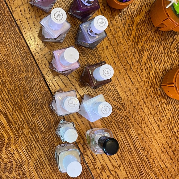 Essie Gel Couture Collection - Picture 3 of 7